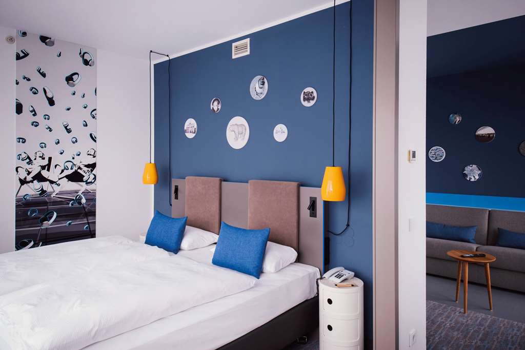 Guest room