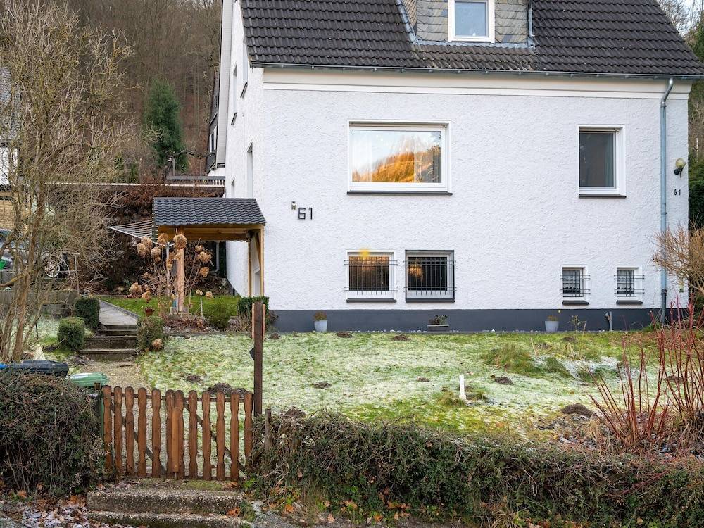 Cosy Holiday Home Yalet in Brilon wald