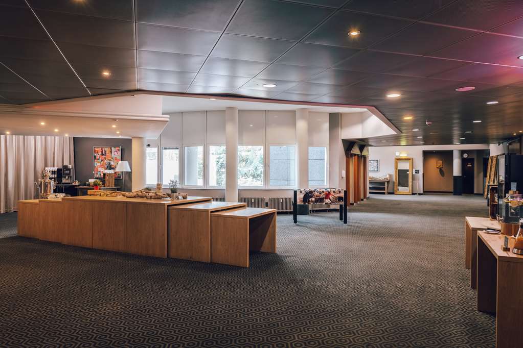 PHWIE Meetingfoyer dpi