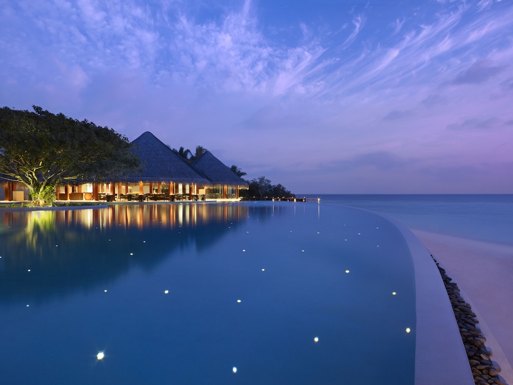 Infinity pool