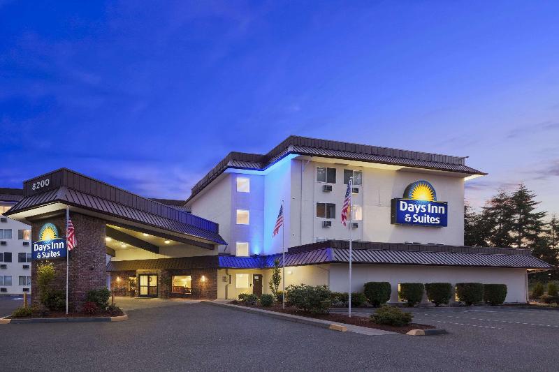 Days Inn by Wyndham Lacey Olympia Area - photo 2