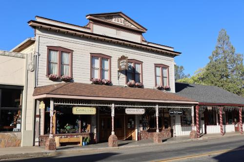 Mariposa Hotel Inn - featured photo