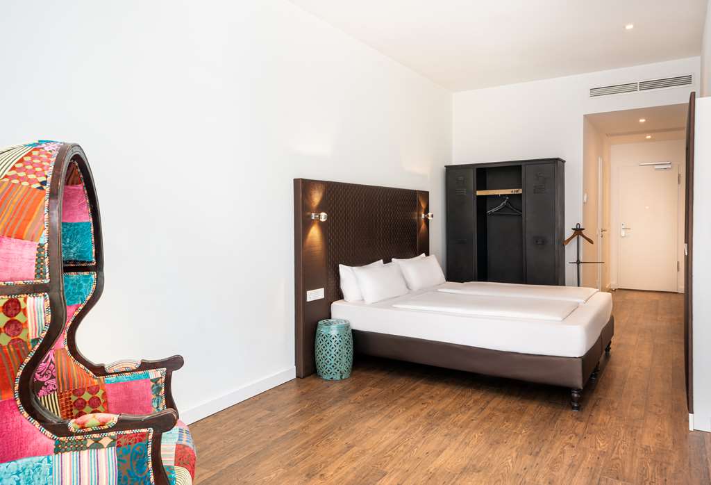 arthotel ana symphonie leipzig standard dreibettzimmer sitzgelegenheit