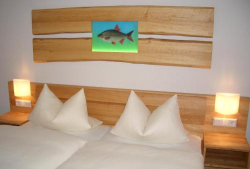 Karpfenhotel & Herrenhaus im Gasthaus Sindel Buckel