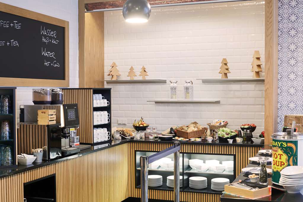 scandic berlin kurfuerstendamm breakfastarea winter coffeemaschine