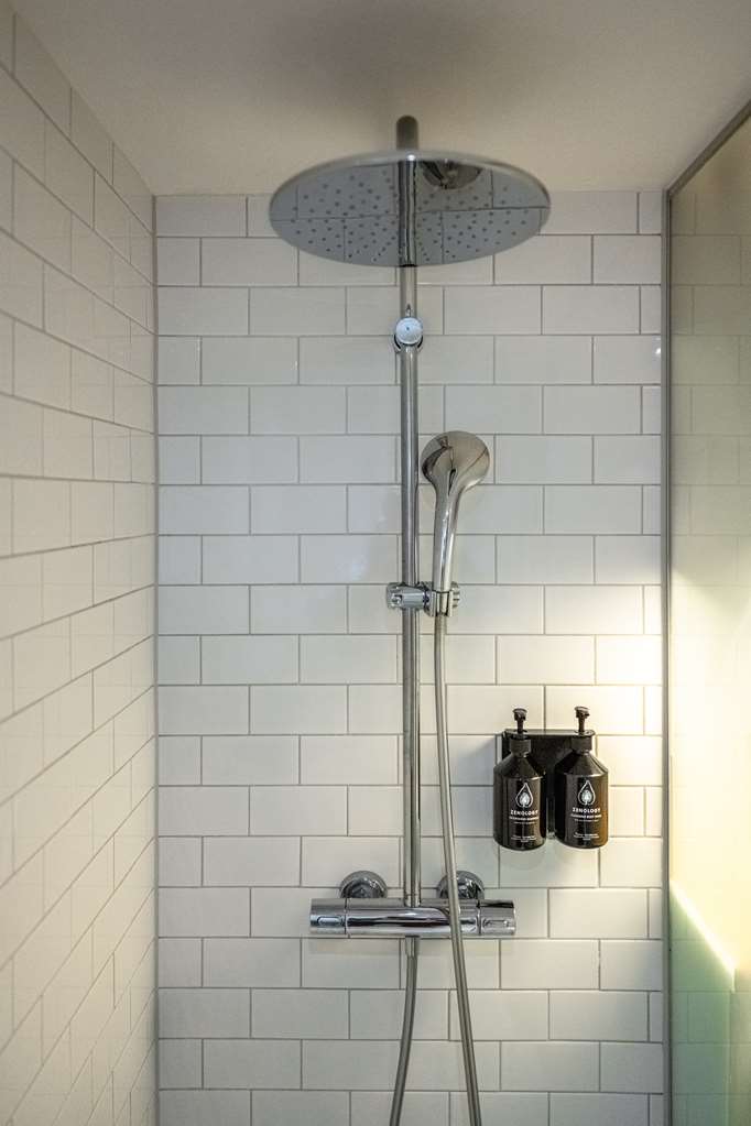 BWE bathroom dpi