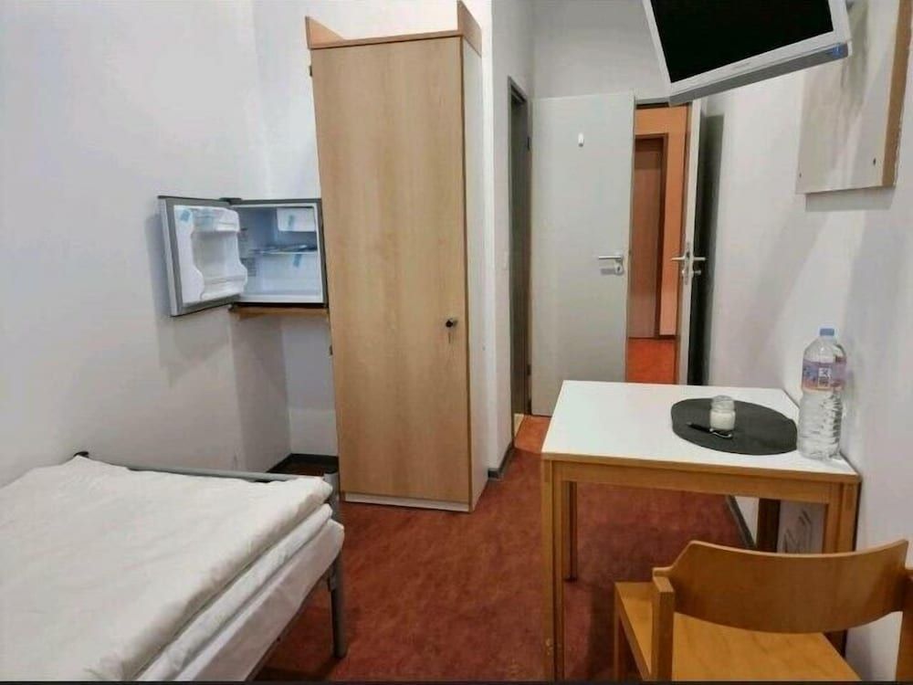 LaOla Living Hostel