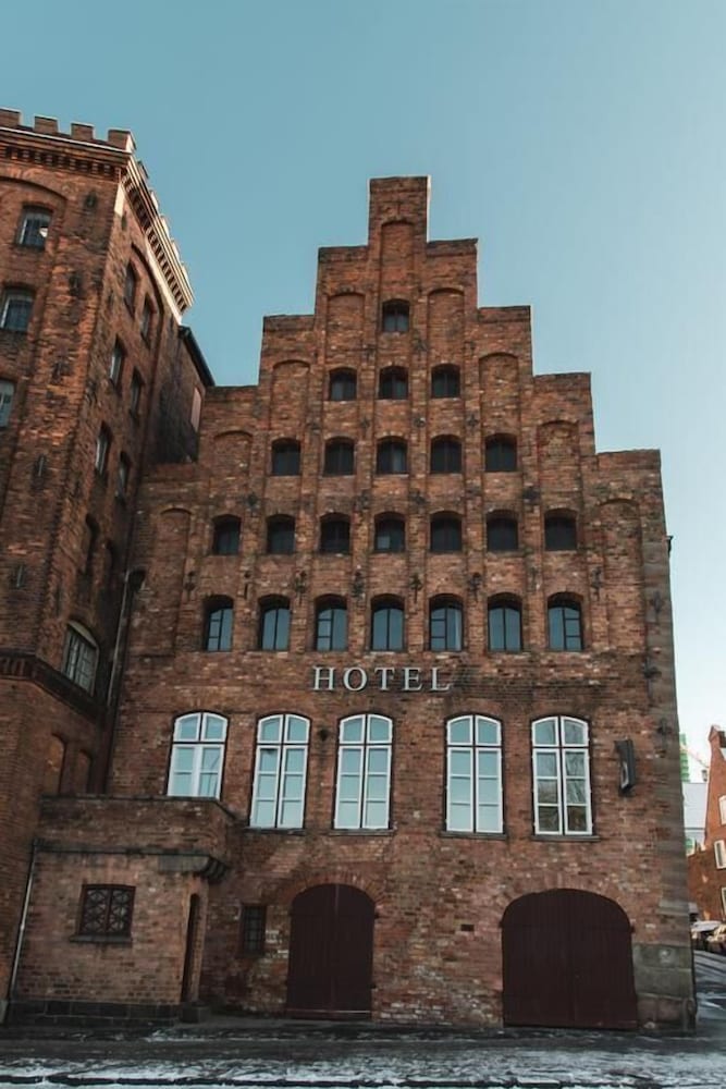 Primary image