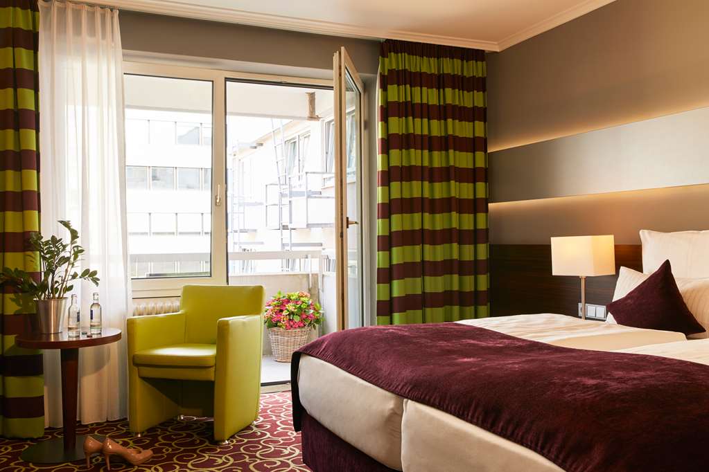 Guestroom Business Room