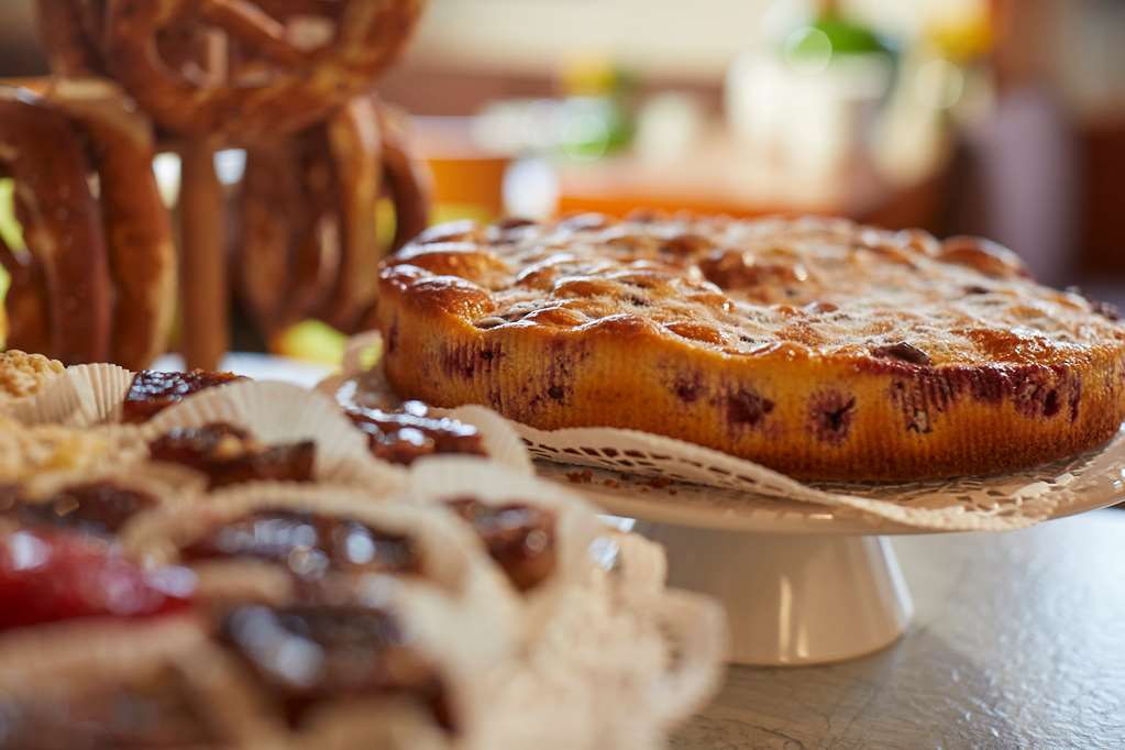 Restaurant Breakfast
