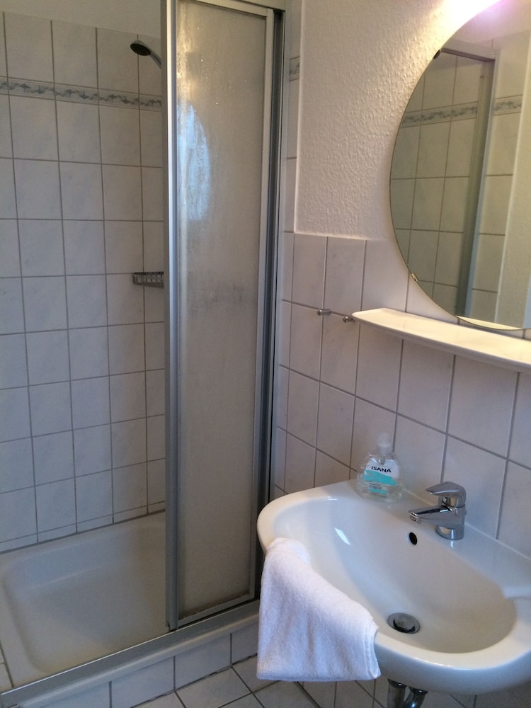 Bathroom shower