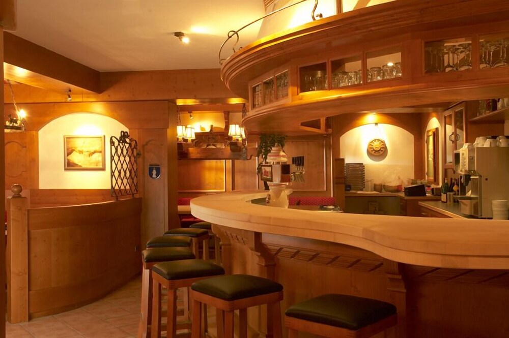 Hotel Bar