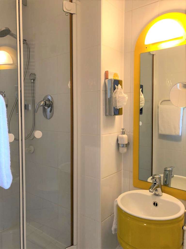 Room Small Bathroom