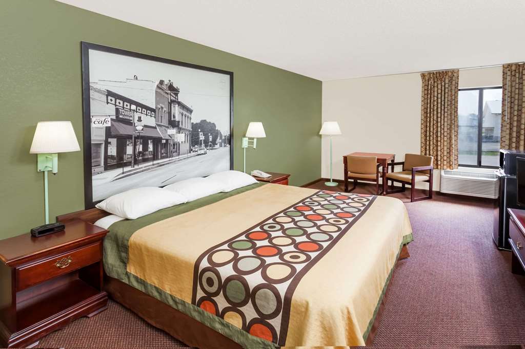 Super 8 by Wyndham Lincoln - photo 4