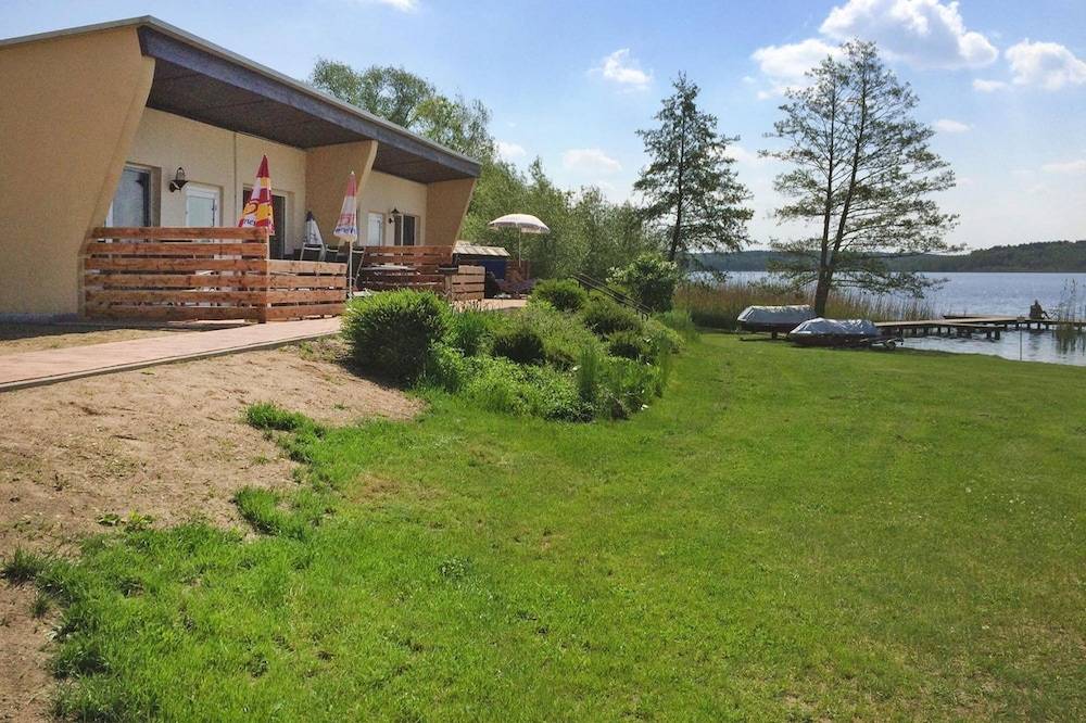 Bungalow by Lake Groß Labenz with Stunning Views