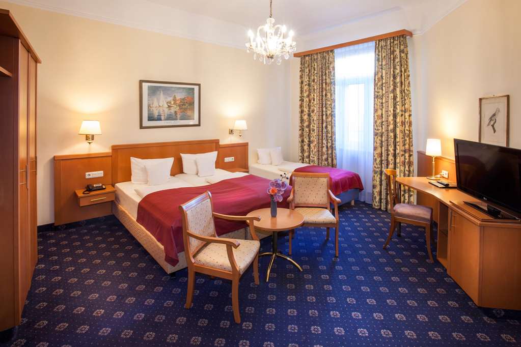 Guest room