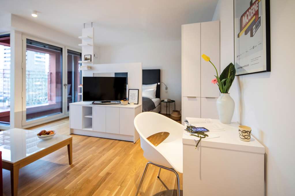 Business Double Studio