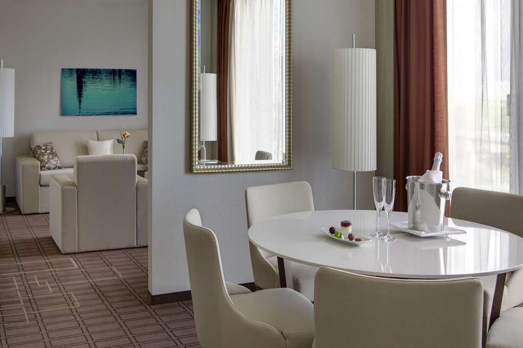 Steigenberger Hotel Bremen, Germany - Suite dining table