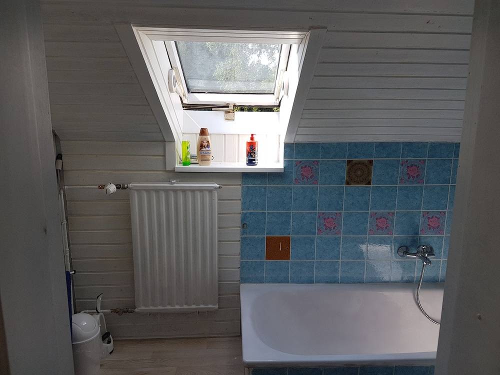 Bathroom amenities