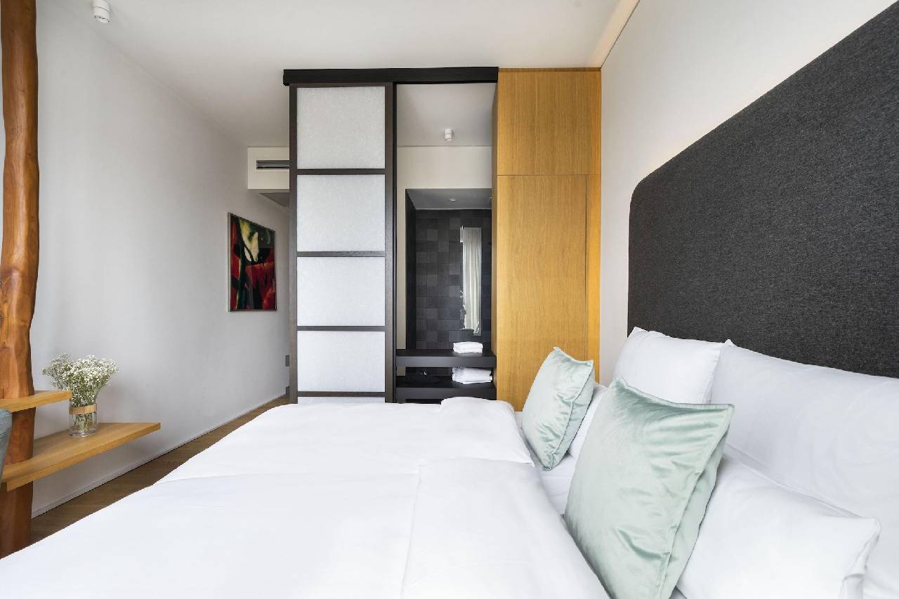 Guest room