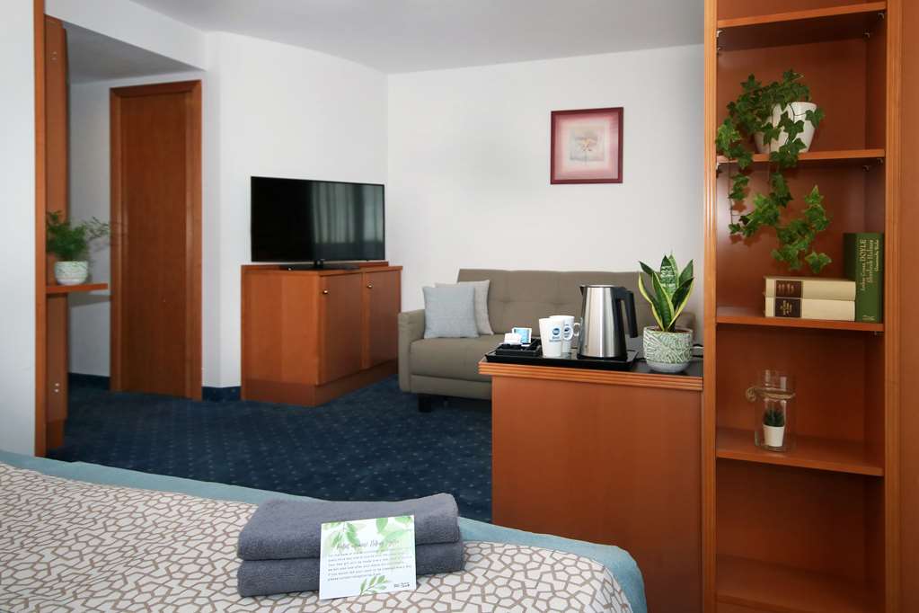 Guest room
