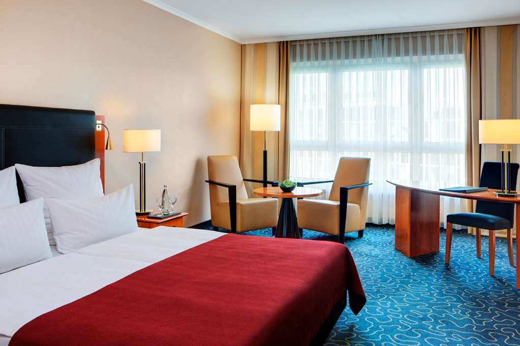 Steigenberger Hotel Hamburg, Germany - Standard room