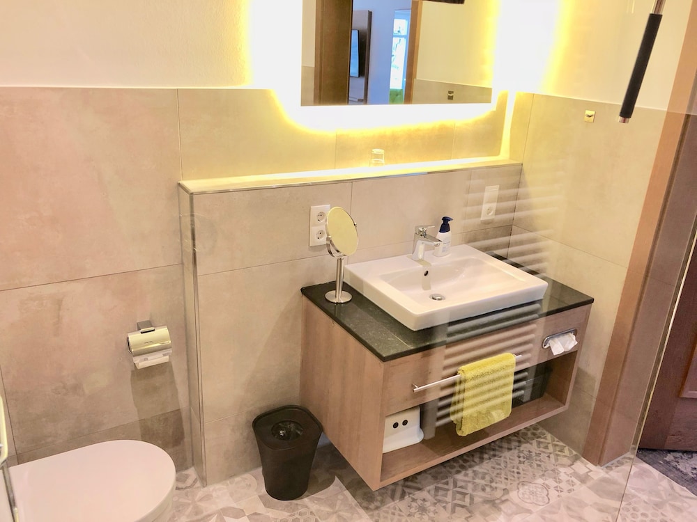 Bathroom amenities