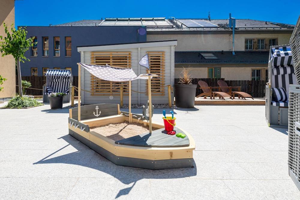 Sundeck