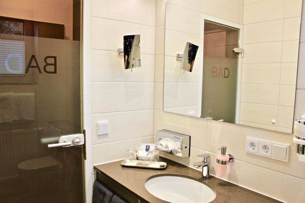 Bathroom amenities