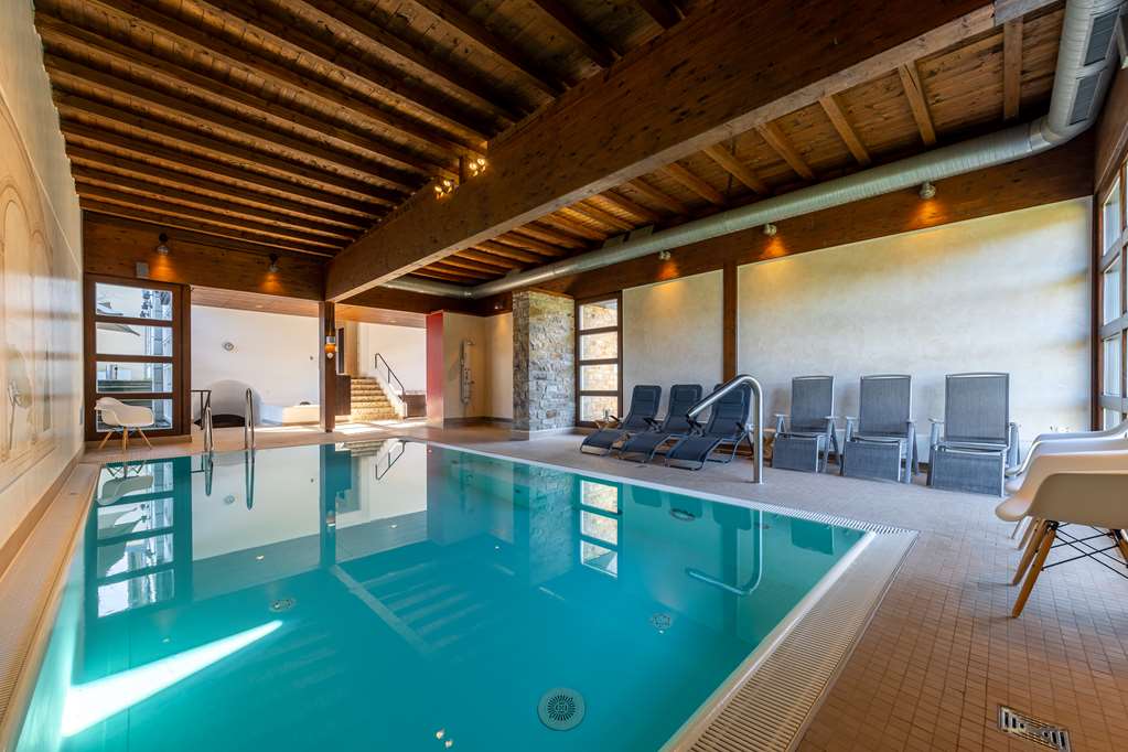 Pool area_TOP Hotel Jagdschloss Niederwald Ruedesheim