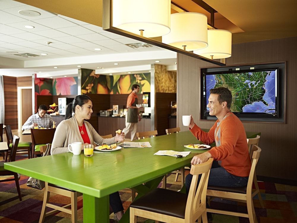 Fairfield Inn & Suites by Marriott Buffalo Amherst University - photo 4