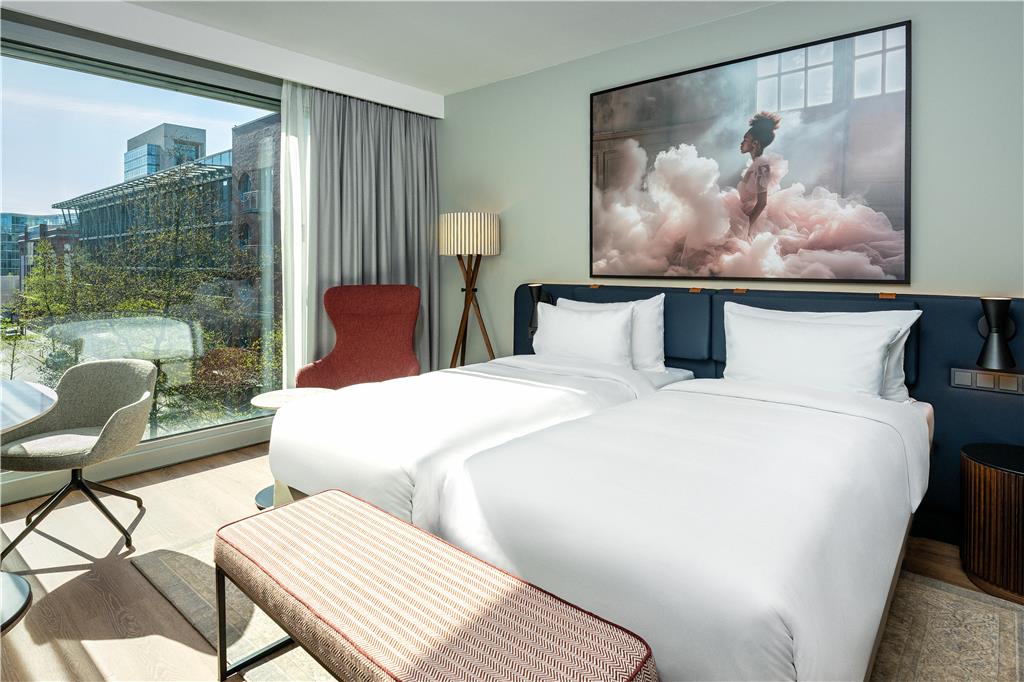Guest room