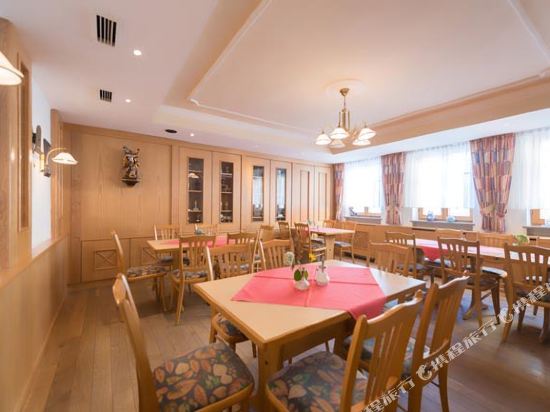 Hotel Interior/Public Areas