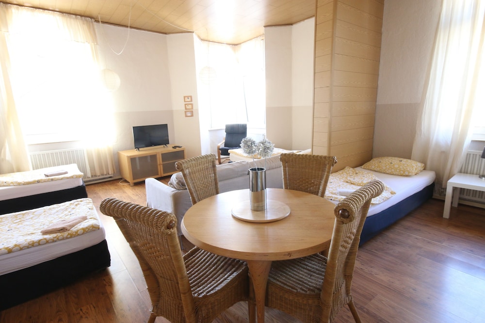 a domo Apartments Oberhausen Budget Apartments & Flats short & longterm single & grouptravel