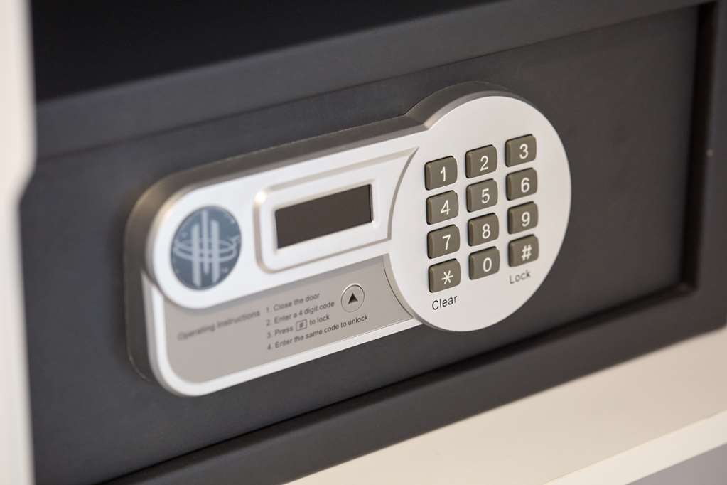Scandic Frankfurt Museumsufer rooms standard family superior master suite KR TR KSV ZX safe