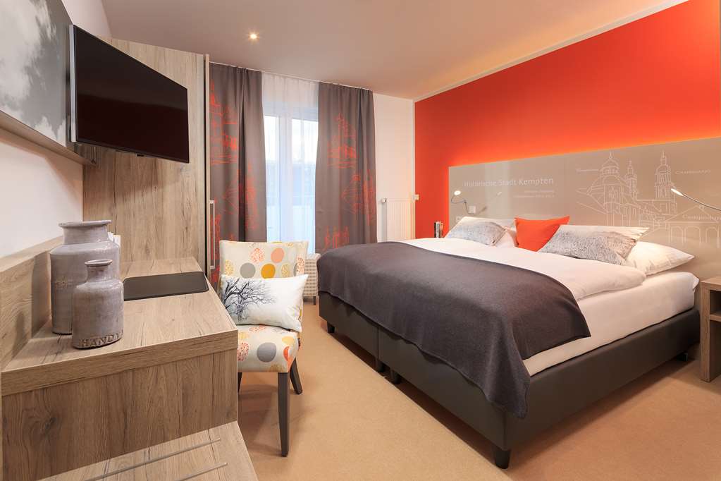 Double or twin bed room with balcony_TOP EMBRACE Allgaeu ART Hotel Kempten
