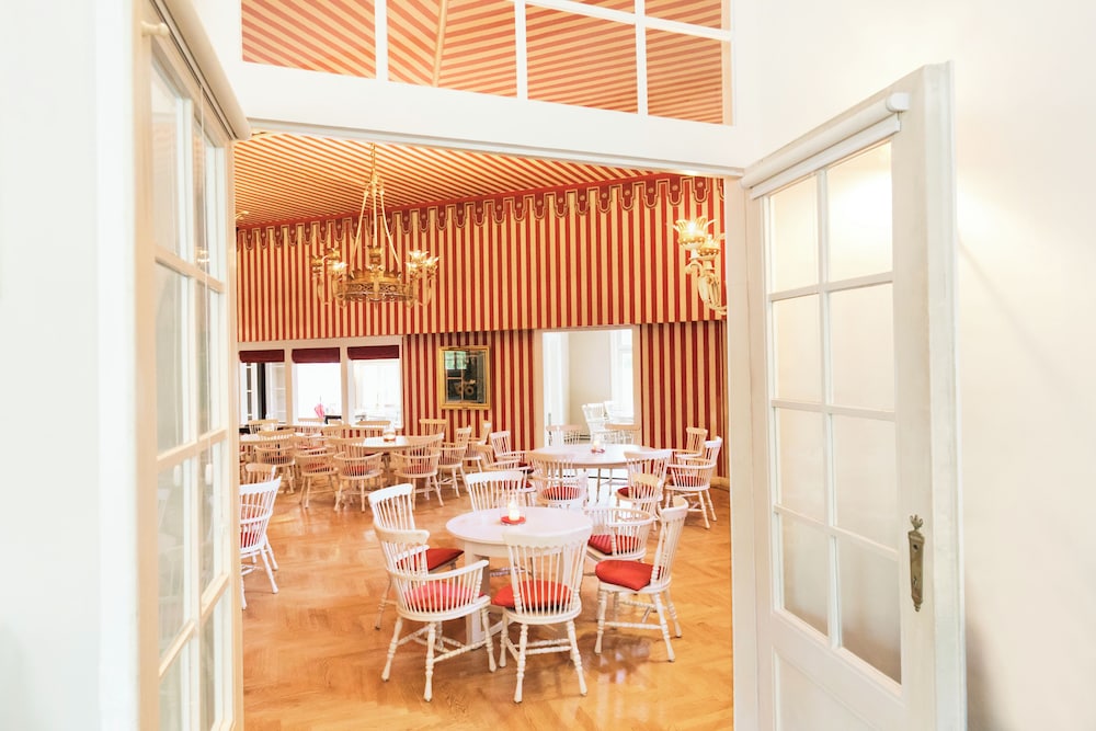Indoor wedding