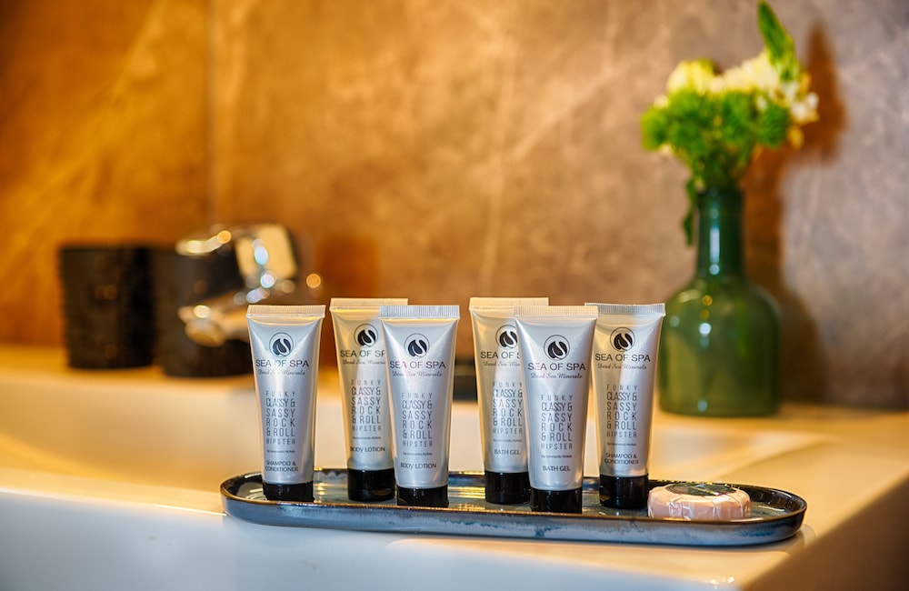 Bathroom amenities