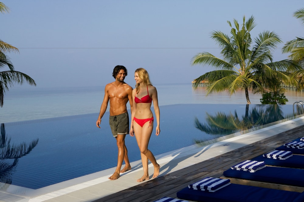 Infinity pool