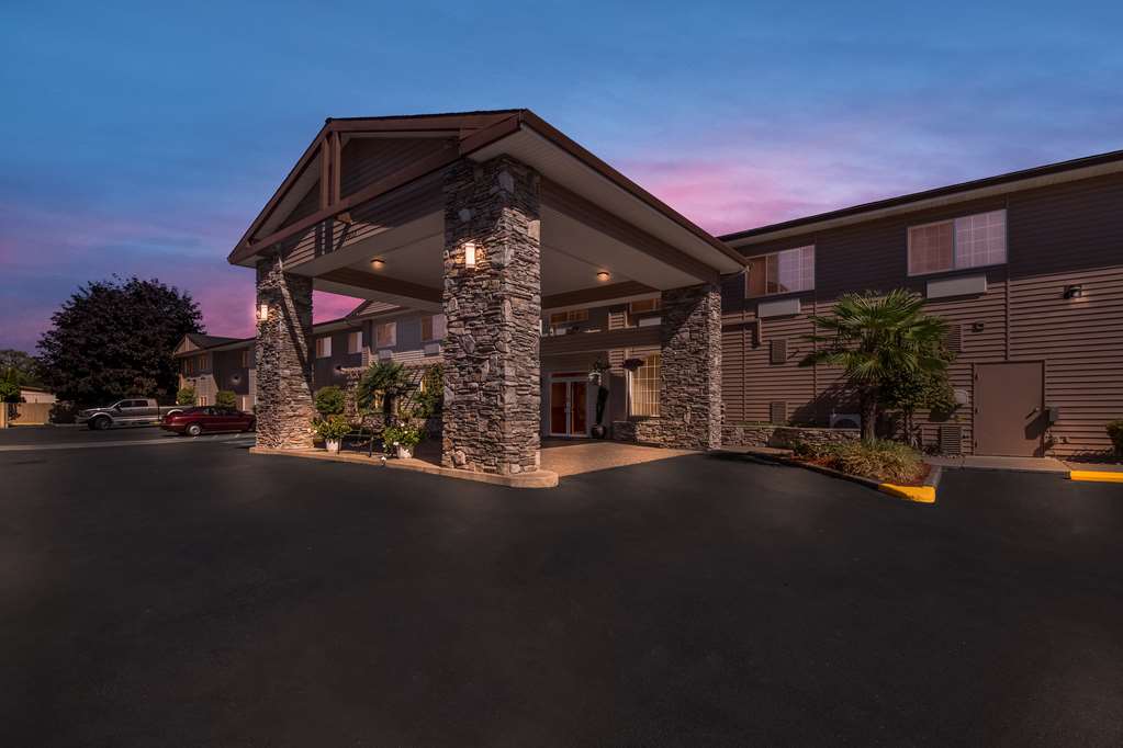 Best Western University Inn & Suites - featured photo