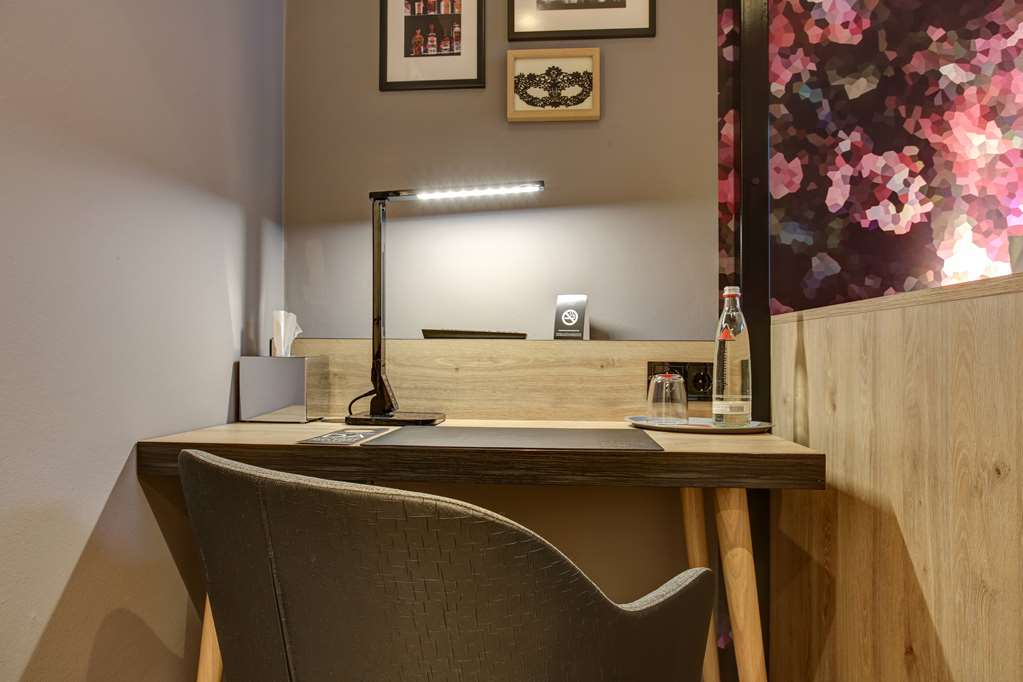 Guest room