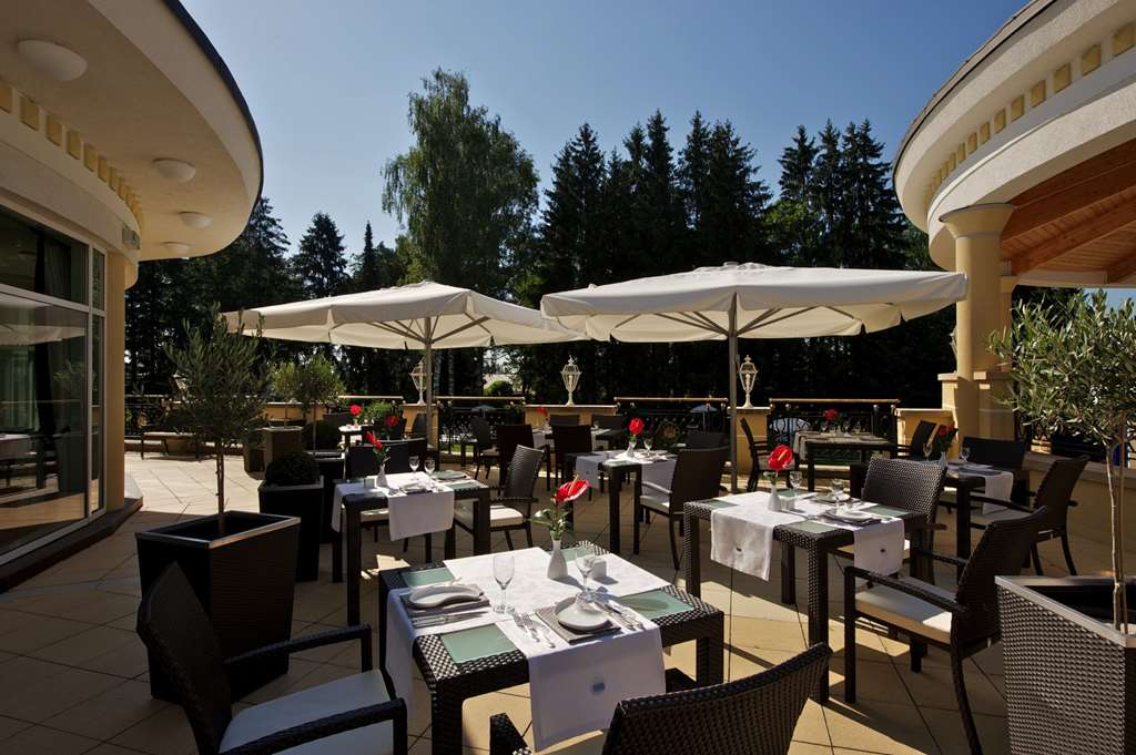 Steigenberger Hotel Der Sonnenhof, Bad Woerishofen, Germany - Terrace