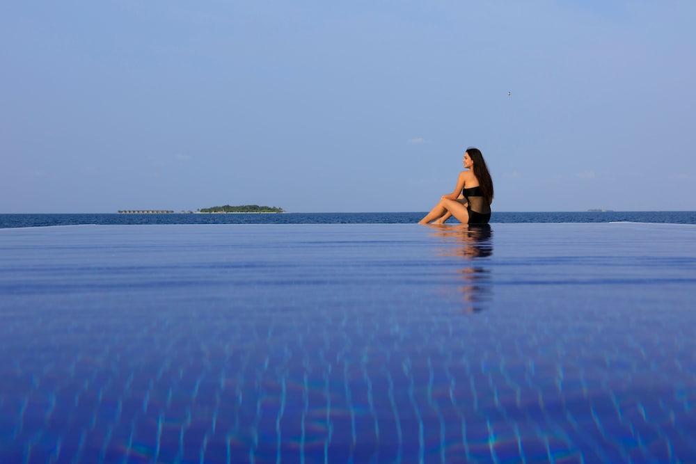 Infinity pool
