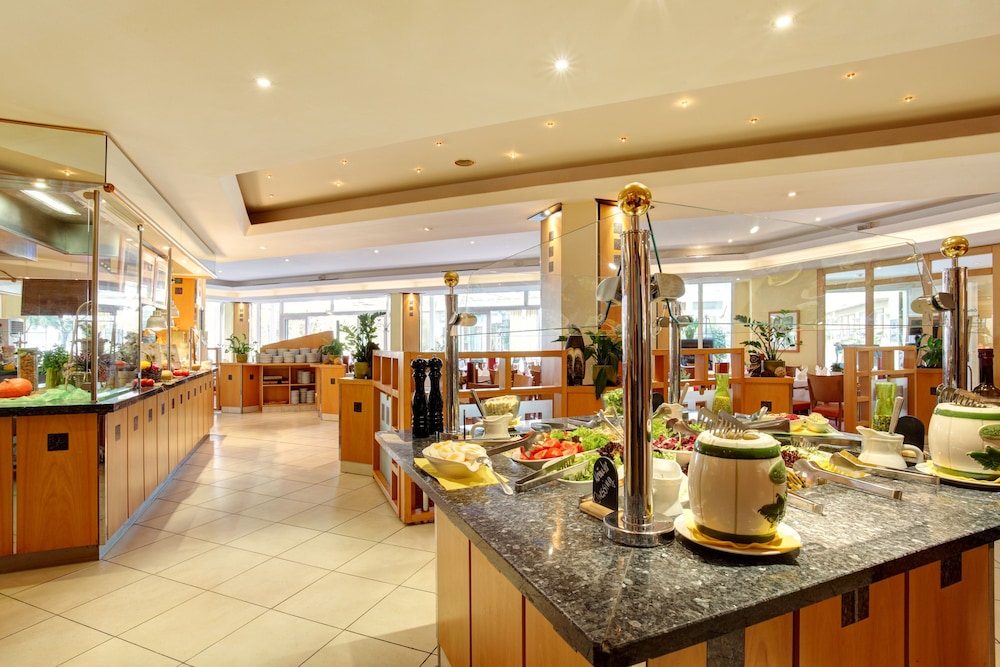 Food court