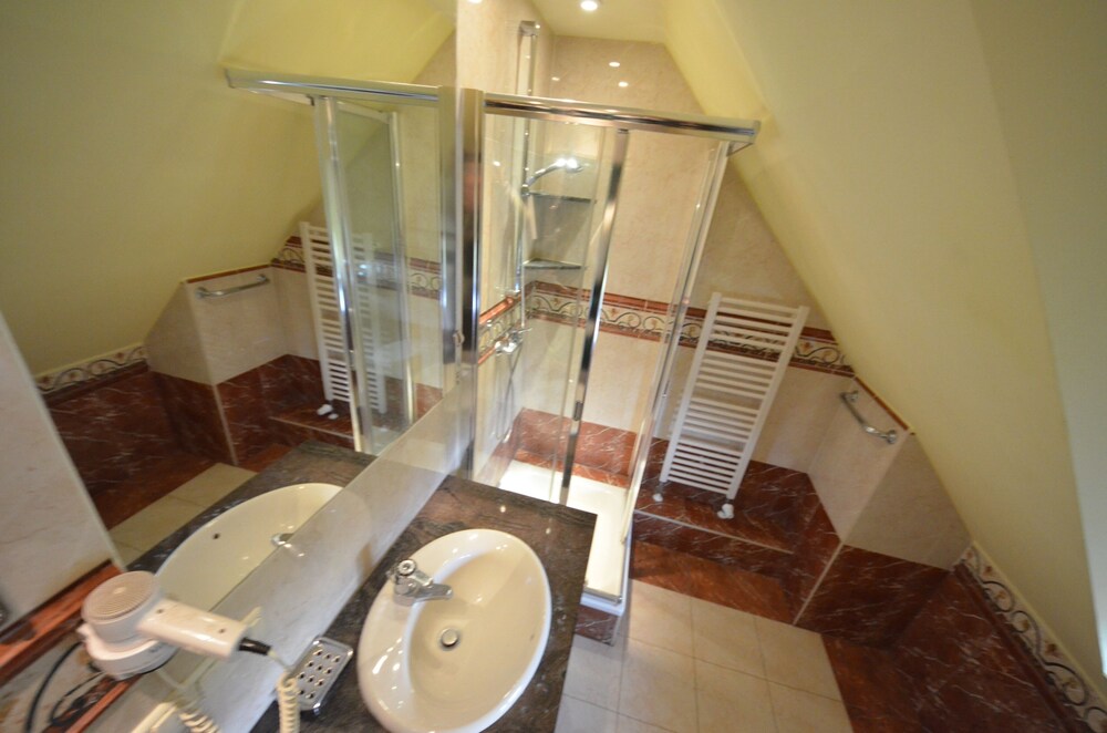 Bathroom amenities