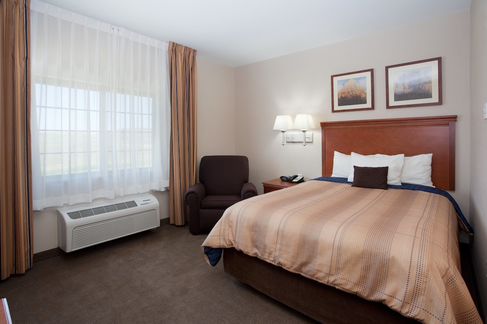 Candlewood Suites Craig Northwest an IHG Hotel - photo 2