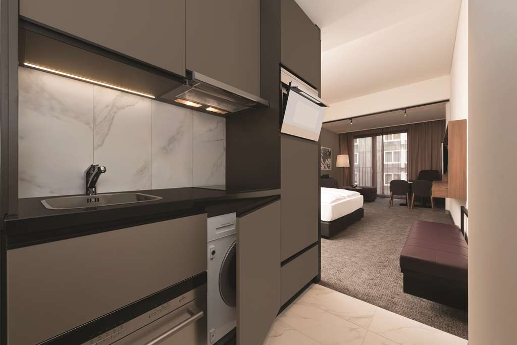adina apartment hotel nuremburg studio kitchen