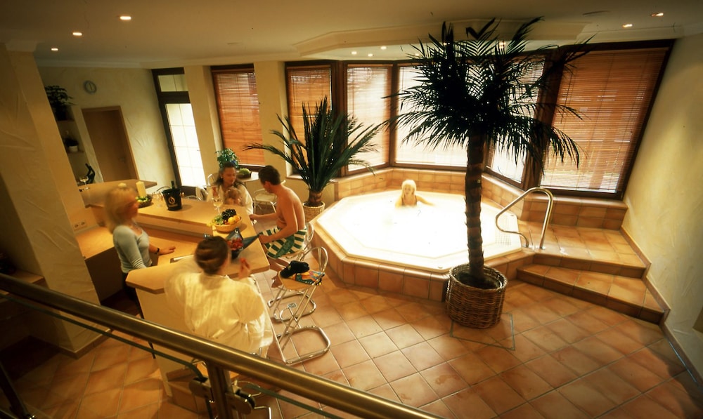 Indoor spa tub