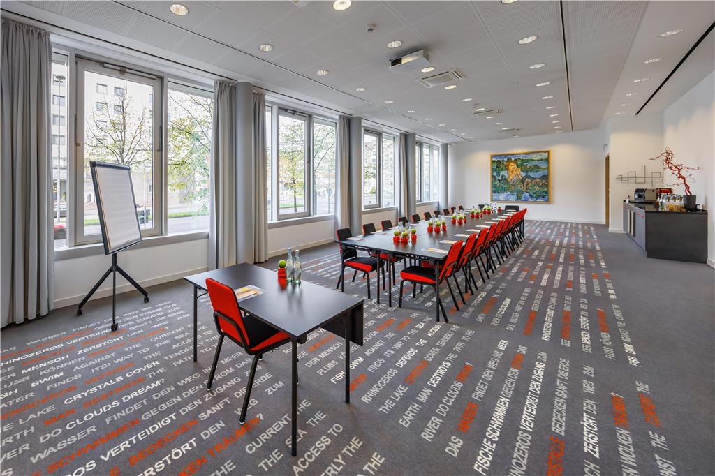 Seo Tafel hinter Moderator
