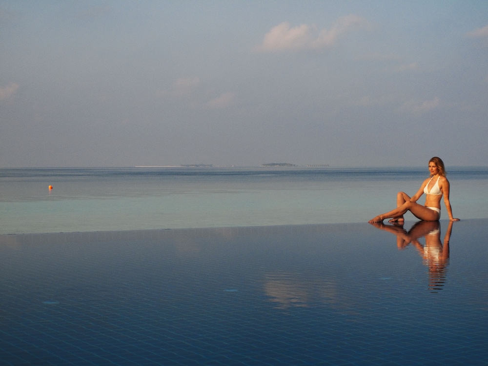 Infinity pool